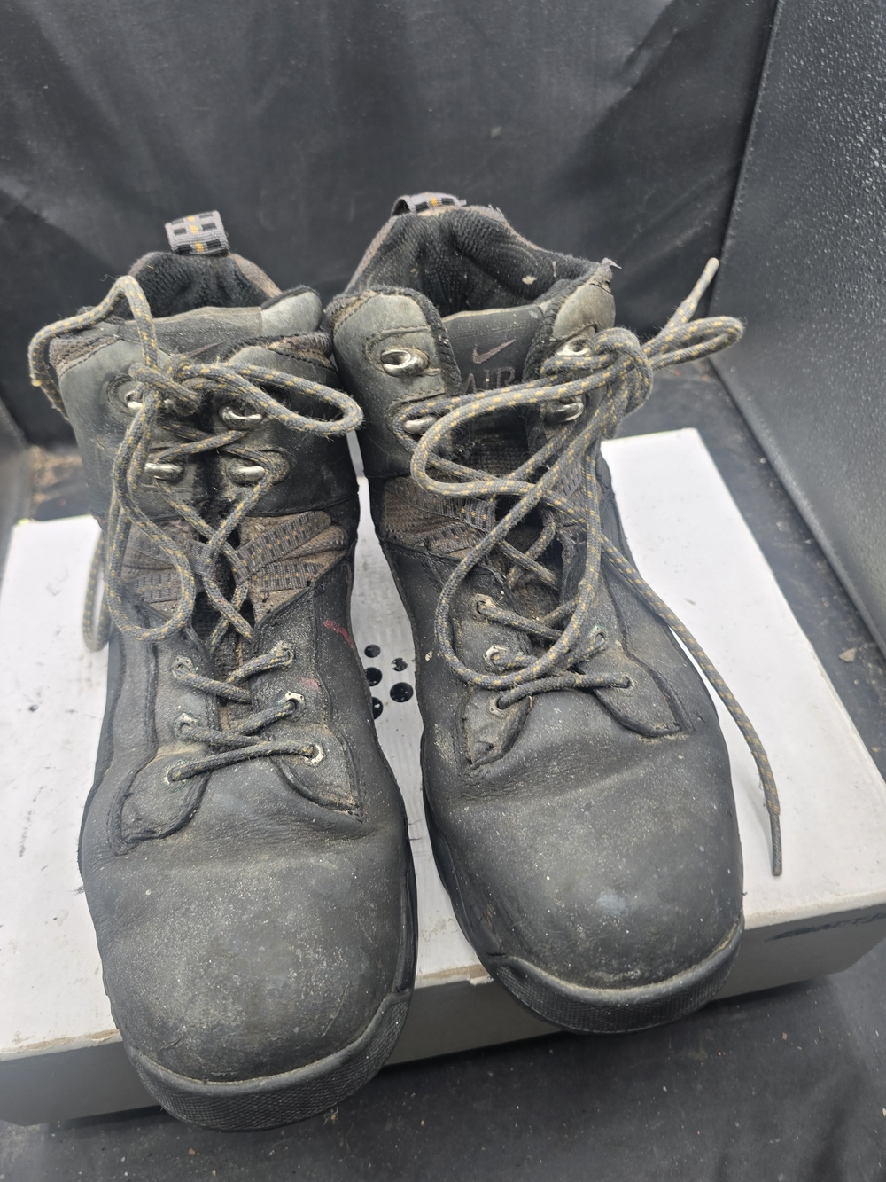 Nike Black Lace-Up Work Boots with Padded Tongue